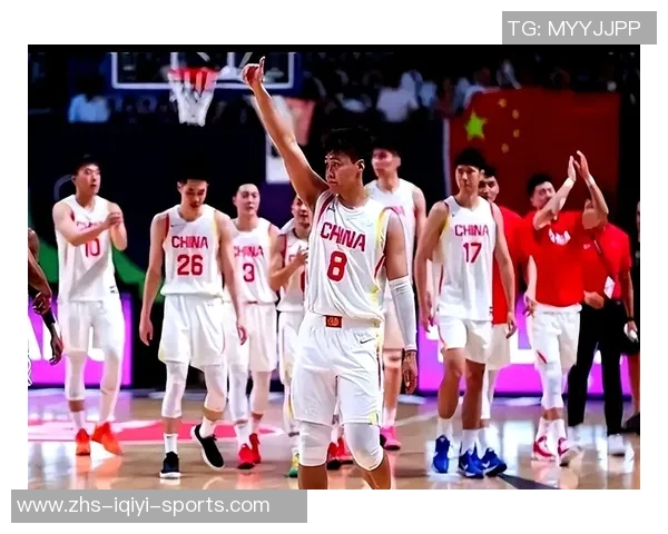 中国男篮迎战加拿大队全力争胜展现实力与团队精神